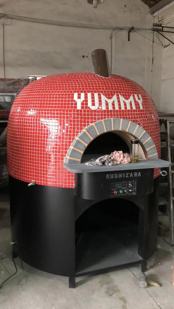 Commercial pizza oven red mosaic tile dome Kushizawa